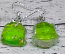 Load image into Gallery viewer, Novelty resin with gold foil flakes frog earrings
